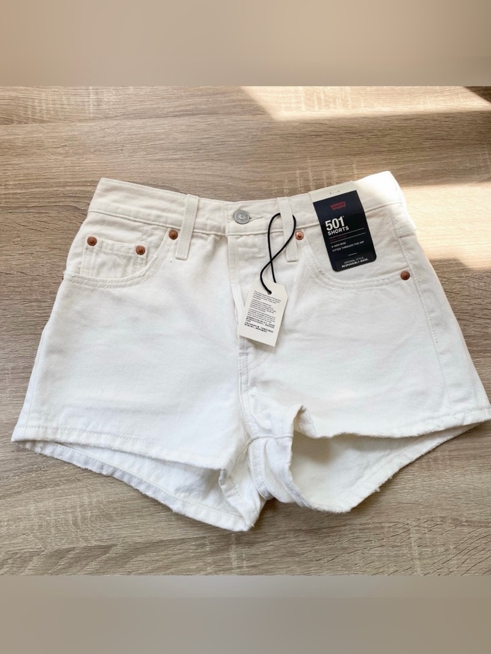 NWT Levi's 501 Original Short Jean Shorts - Picture 2 of 3
